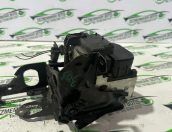 Pompa ABS 0 273 004 282 Audi A4 B5 [1994 - 1999] Avant wagon 5-usi 1.6 MT (101 hp)
