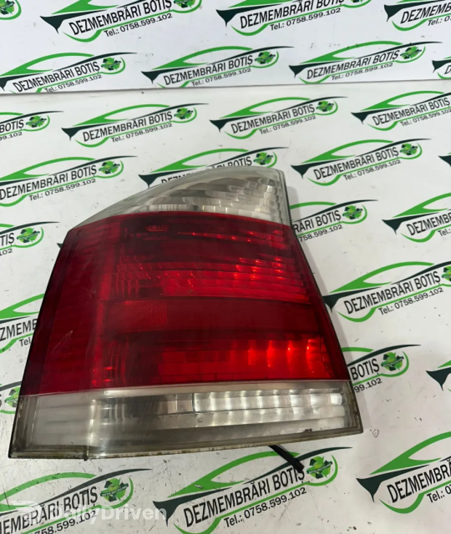 Lampa stop stanga pe aripa Opel Vectra C [2002 - 2005] Sedan 4-usi 2.0 DTI MT (101 hp)