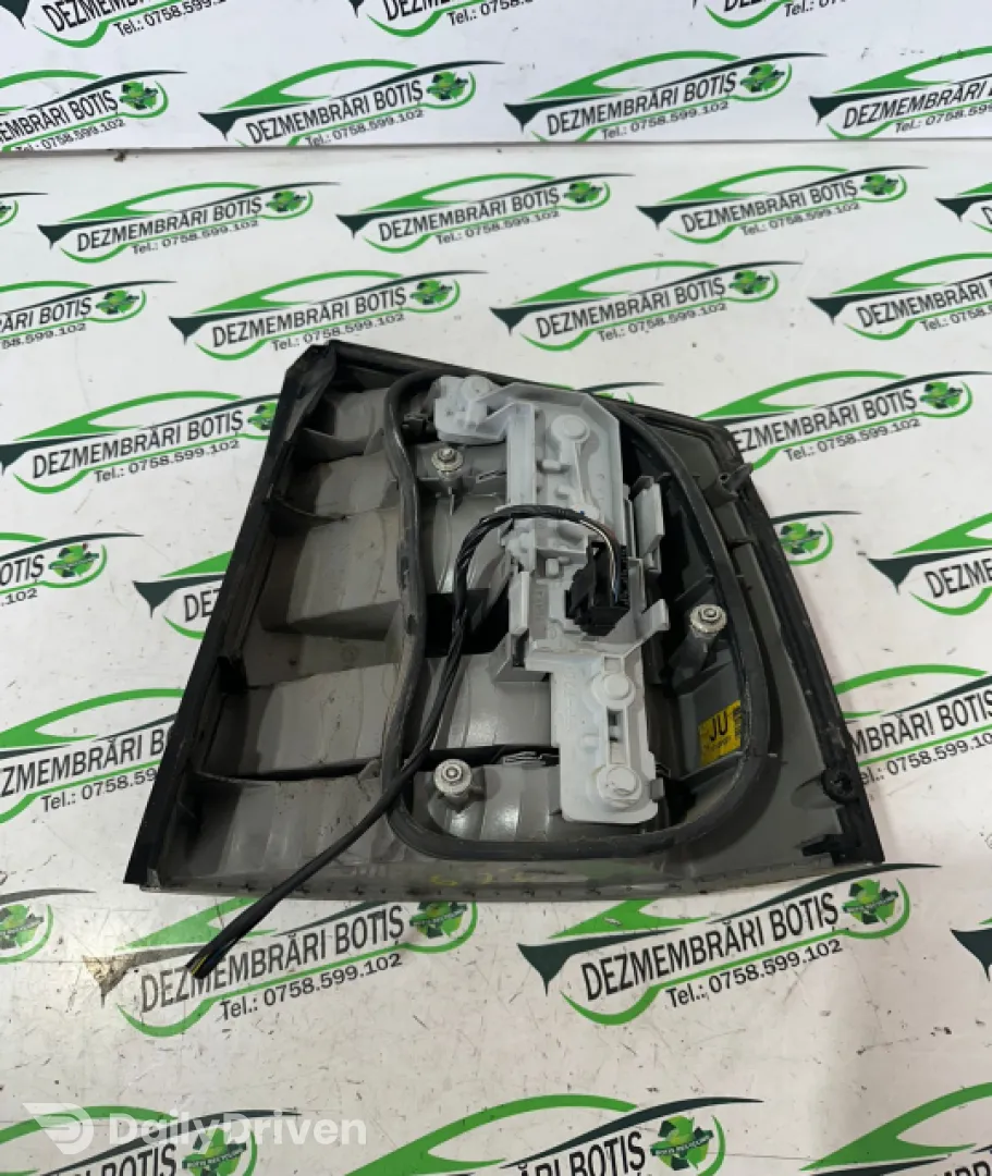 Lampa stop stanga pe aripa Opel Vectra C [2002 - 2005] Sedan 4-usi 2.0 DTI MT (101 hp)