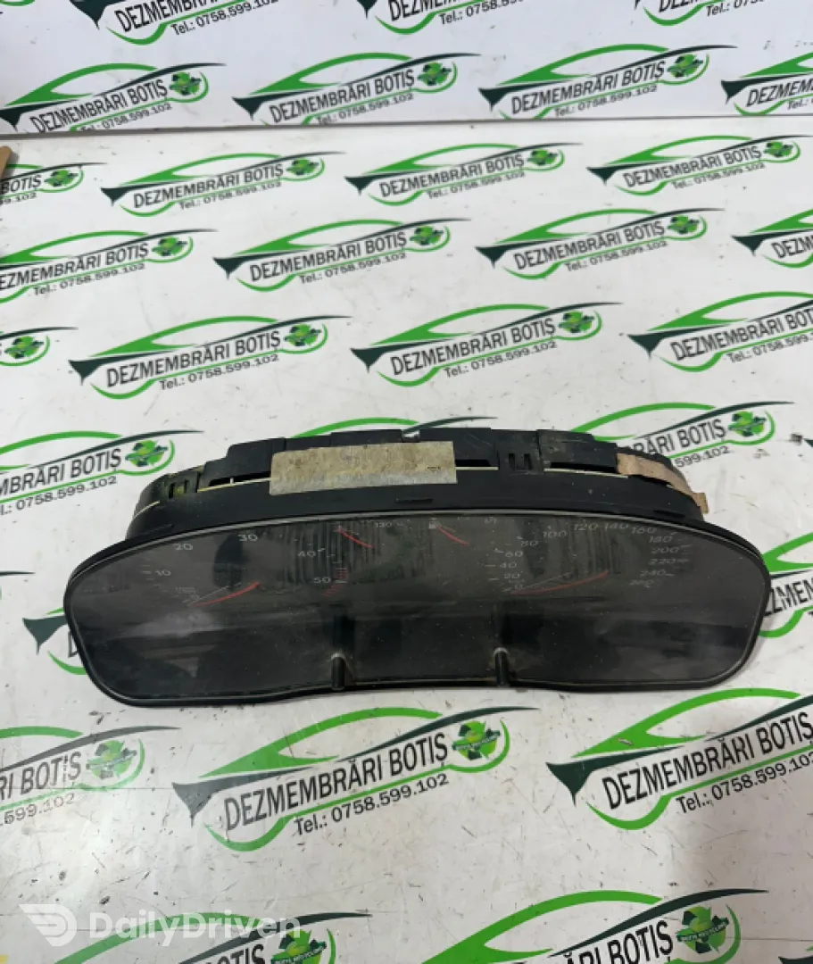 Ceasuri bord VW 320 920 822 A Volkswagen VW Golf 4 [1997 - 2006] Hatchback 5-usi 1.6 MT (100 hp)