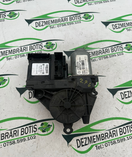 Motoras macara geam fata stanga Volkswagen VW Caddy 3 [2004 - 2010] Maxi minivan 4-usi 1.9 TDI MT (105 hp)