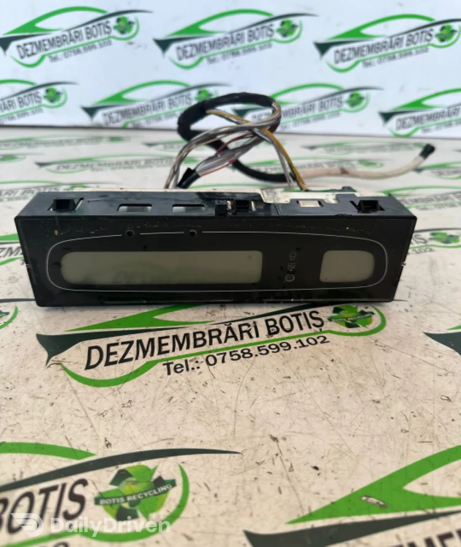 Display bord P8200002604 A Renault Laguna 2 [2001 - 2005] Liftback 1.6 MT (110 hp)