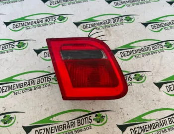 Lampa stop stanga pe capota portbagaj BMW Seria 3 E46 [1997 - 2003] Sedan 4-usi 320i MT (150 hp)