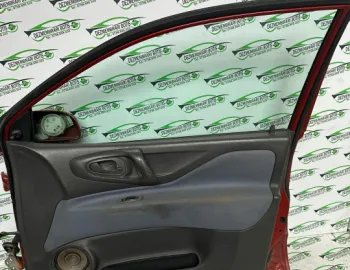 Usa fata dreapta Mitsubishi Space Star  [facelift] [2002 - 2005] Minivan 1.3 MT (82 hp)
