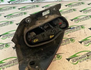 Lampa stop dreapta pe aripa Renault Laguna 2 [2001 - 2005] Liftback 1.6 MT (110 hp)