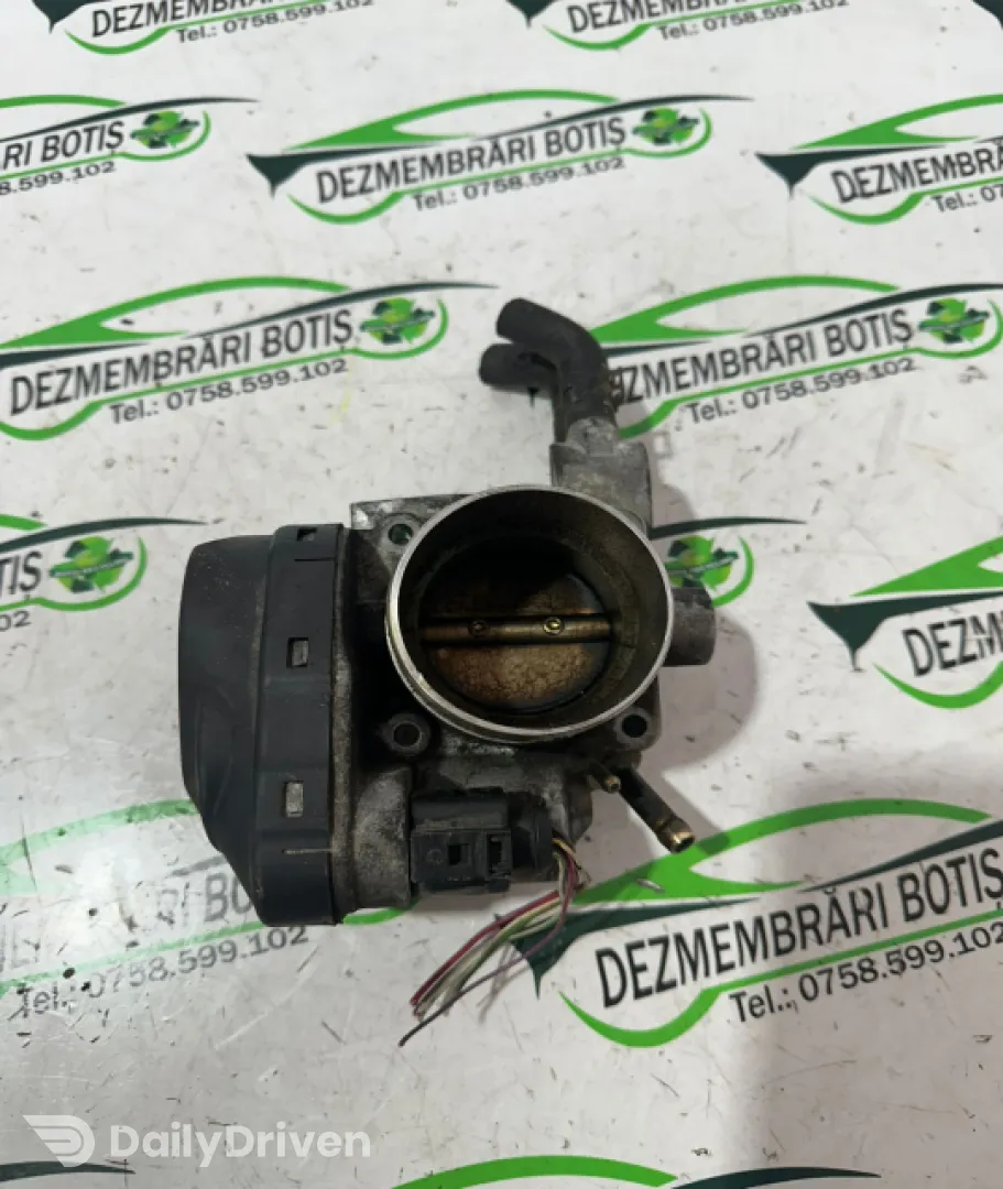 Clapeta acceleratie Audi A4 B5 [1994 - 1999] Avant wagon 5-usi 1.6 MT (101 hp)