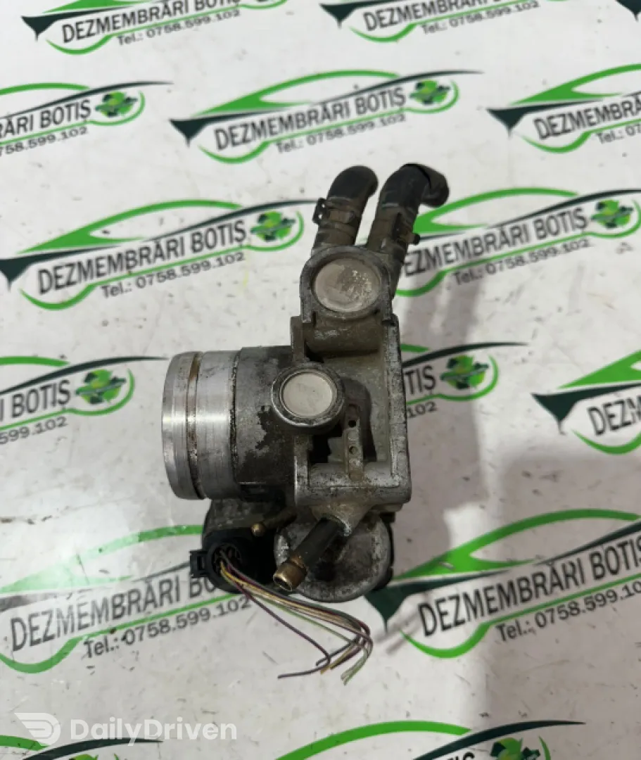 Clapeta acceleratie Audi A4 B5 [1994 - 1999] Avant wagon 5-usi 1.6 MT (101 hp)