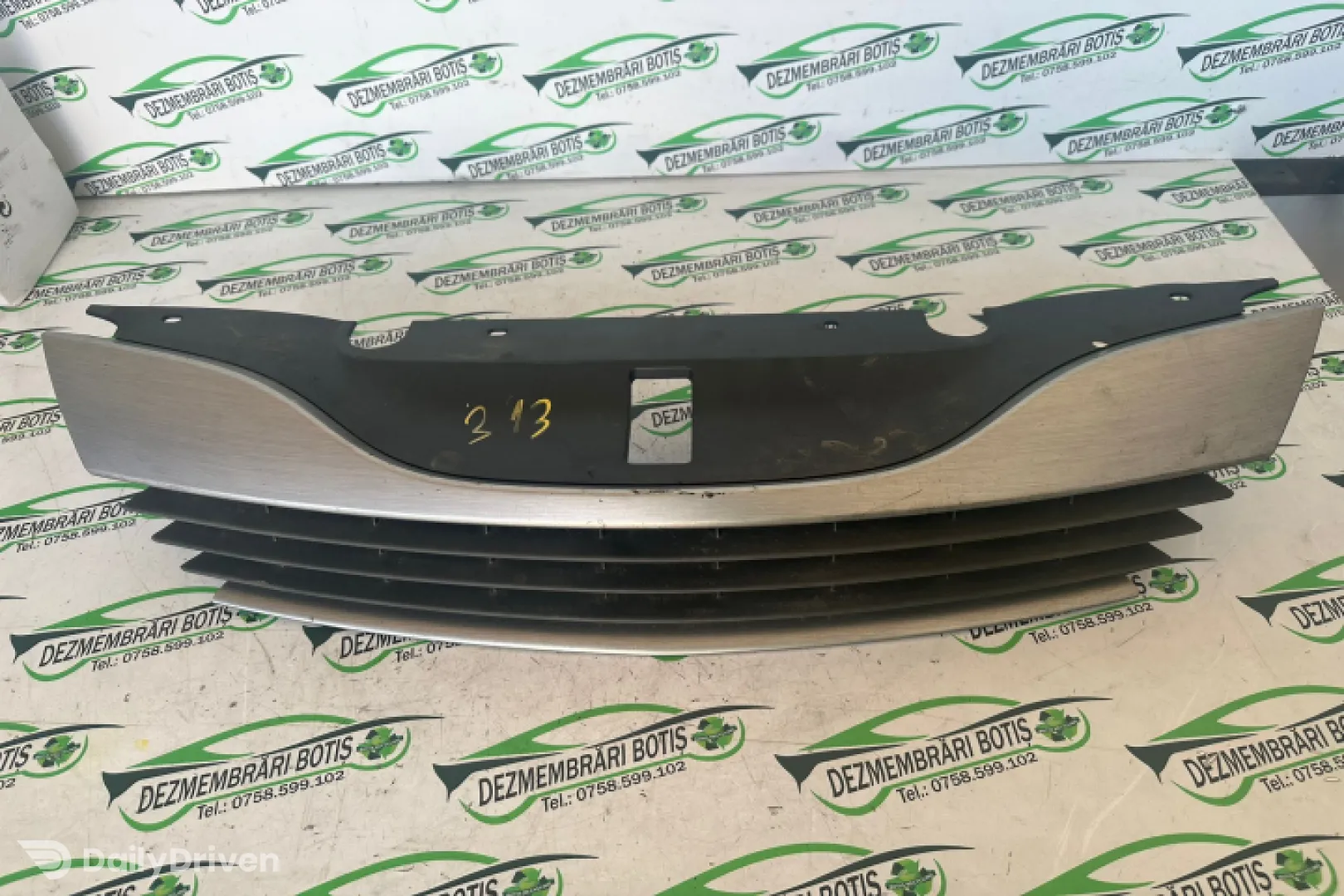 Grila radiator Renault Laguna 2 [2001 - 2005] Grandtour wagon 1.6 MT (110 hp)