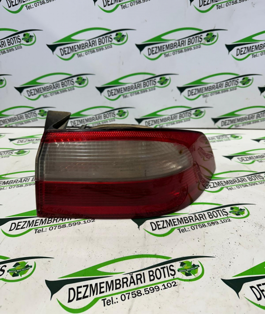 Lampa stop dreapta pe aripa Renault Laguna 2 [2001 - 2005] Grandtour wagon 1.6 MT (110 hp)