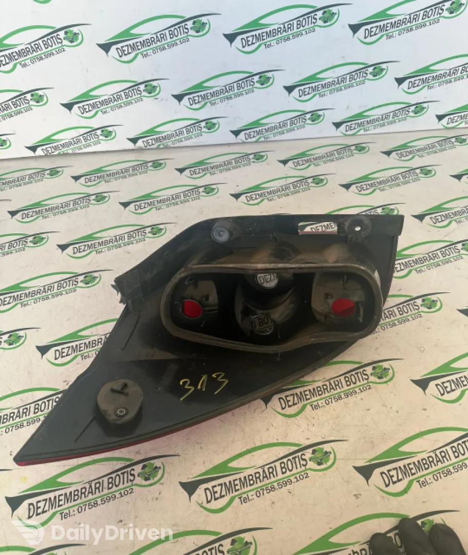Lampa stop dreapta pe aripa Renault Laguna 2 [2001 - 2005] Grandtour wagon 1.6 MT (110 hp)