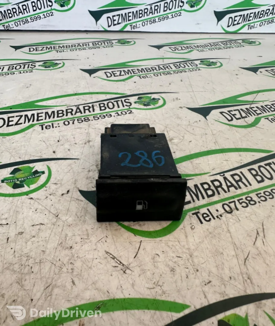 Buton deschidere usita rezervor Skoda Octavia  [facelift] [2000 - 2010] Liftback 5-usi 1.9 TDI MT (110 hp)