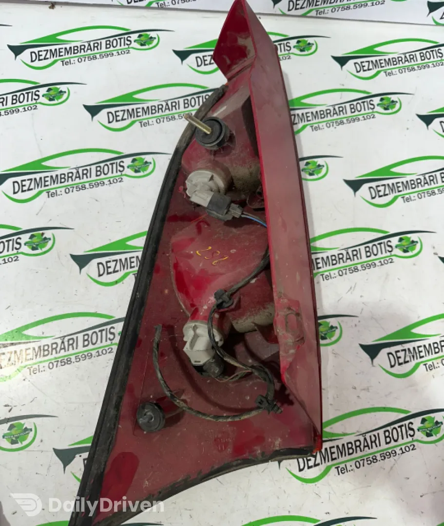 Lampa stop dreapta pe aripa Ford Focus  [1998 - 2004] Hatchback 5-usi 1.6 MT (101 hp)