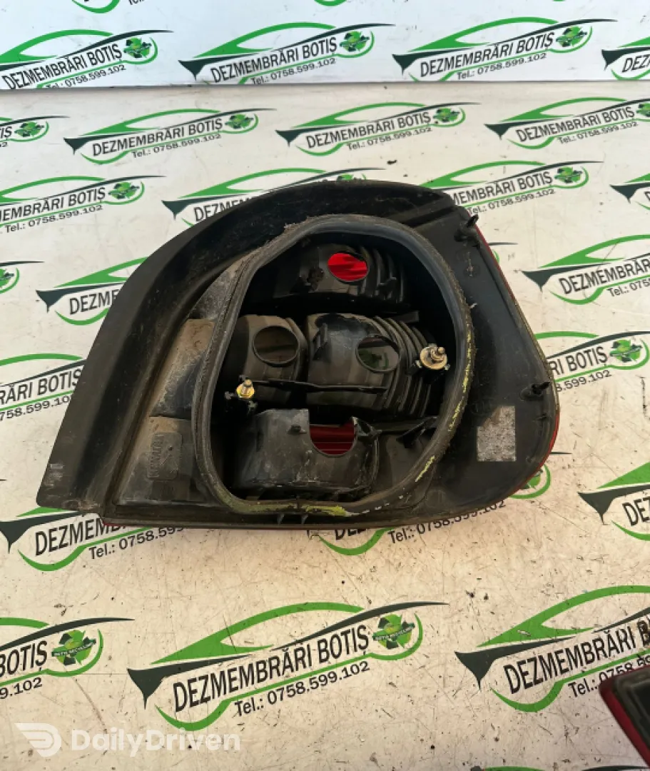Lampa stop stanga pe aripa Renault Megane  [facelift] [1999 - 2003] wagon 1.6 MT (107 hp)