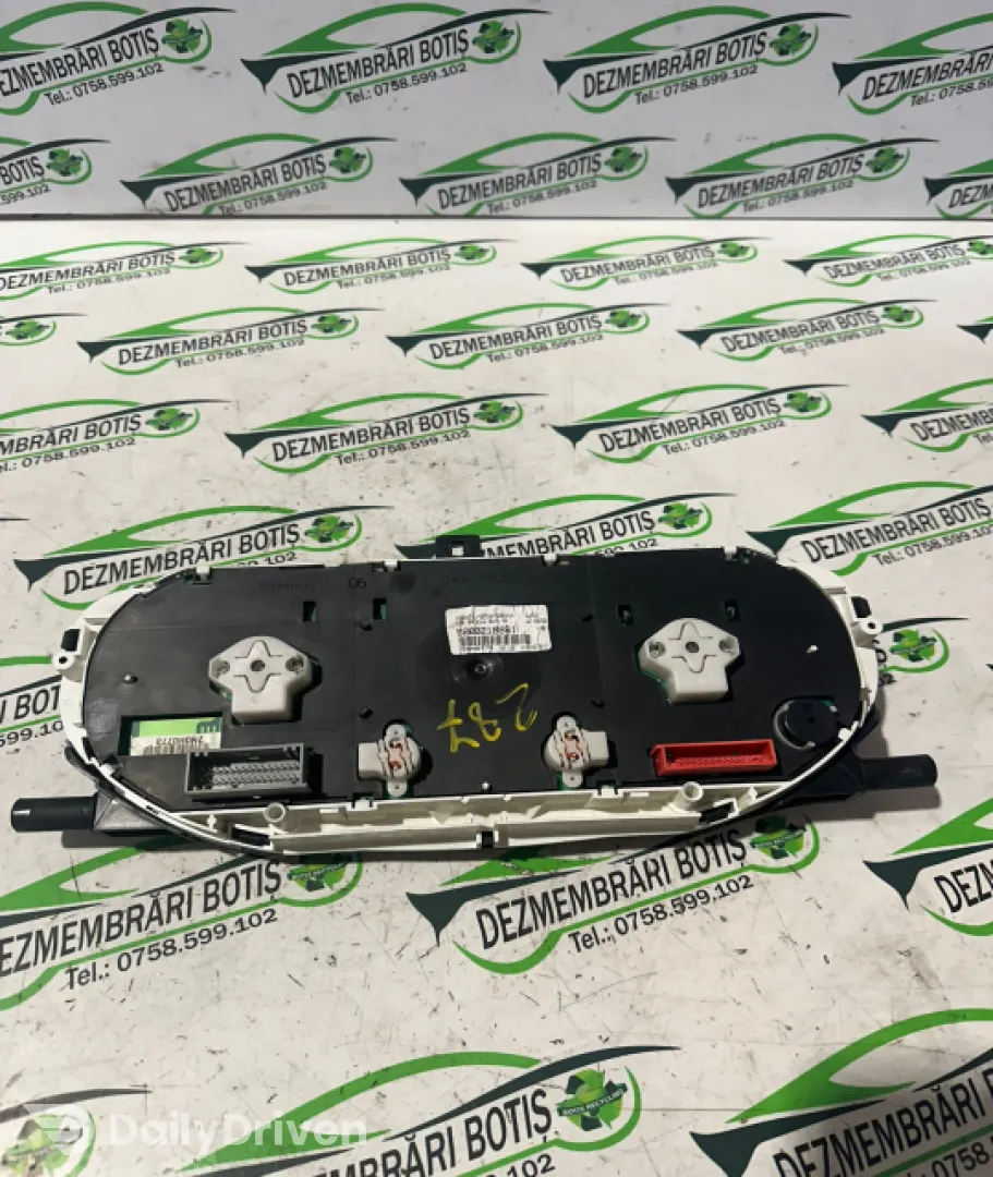 Ceasuri bord 8200218861 Renault Laguna 2 [2001 - 2005] Liftback 1.6 MT (110 hp)