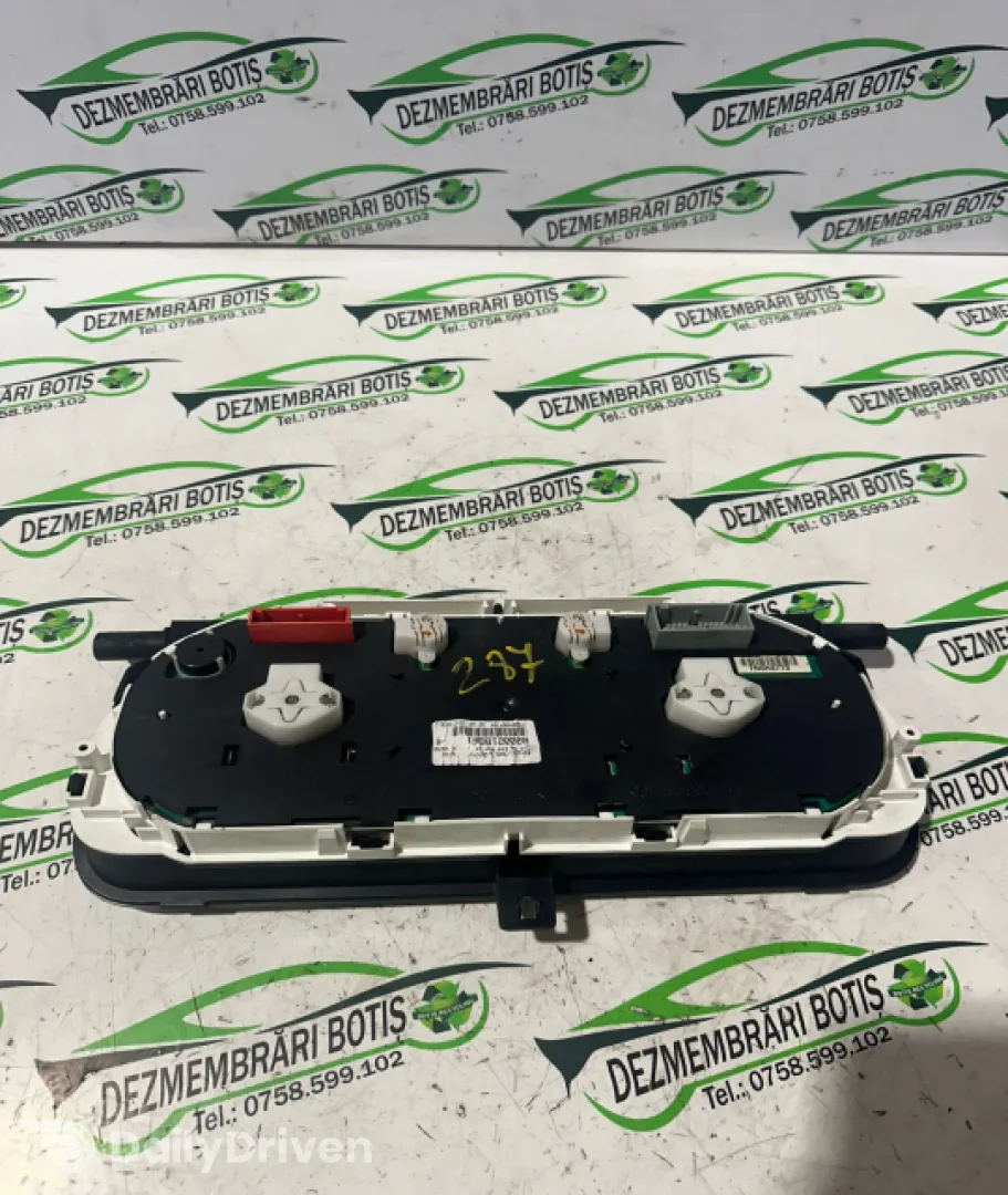 Ceasuri bord 8200218861 Renault Laguna 2 [2001 - 2005] Liftback 1.6 MT (110 hp)