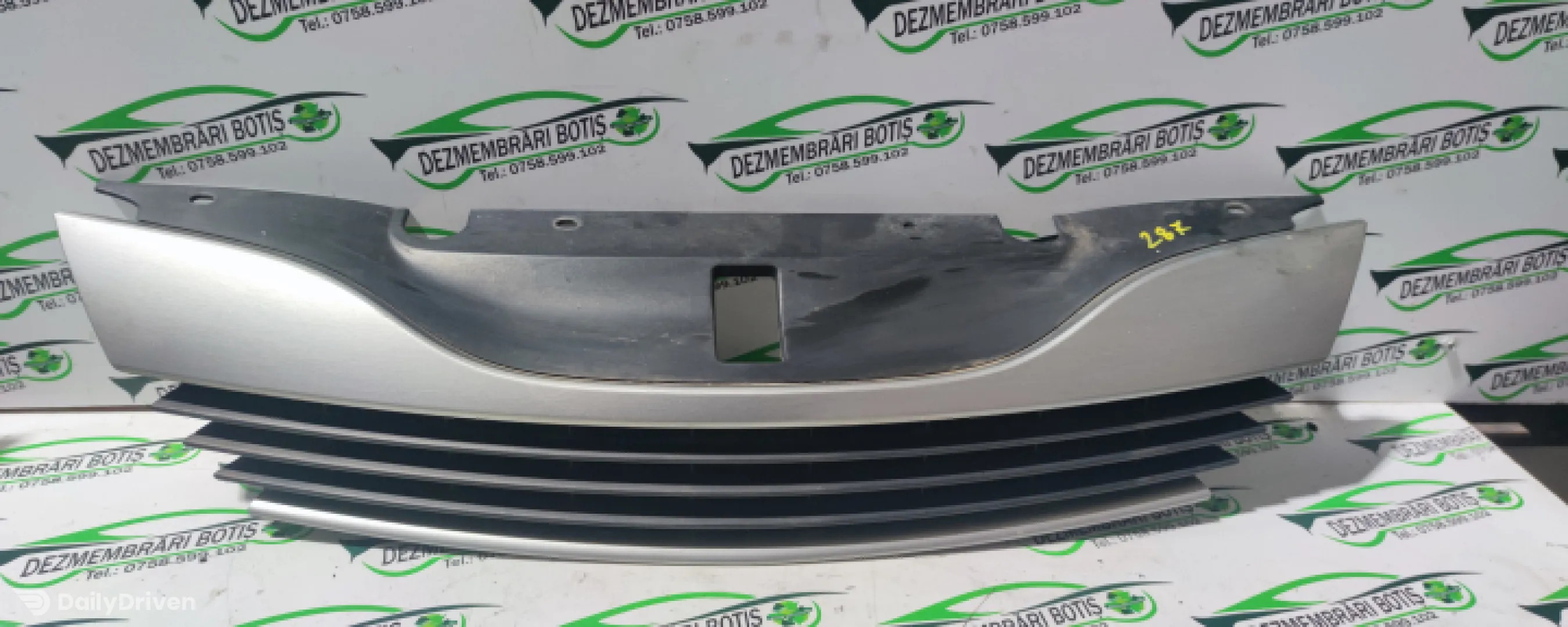 Grila radiator /287 Renault Laguna 2 [2001 - 2005] Liftback 1.6 MT (110 hp)