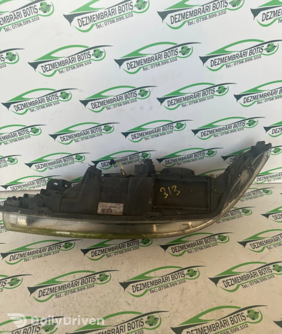 Far dreapta Renault Laguna 2 [2001 - 2005] Grandtour wagon 1.6 MT (110 hp)