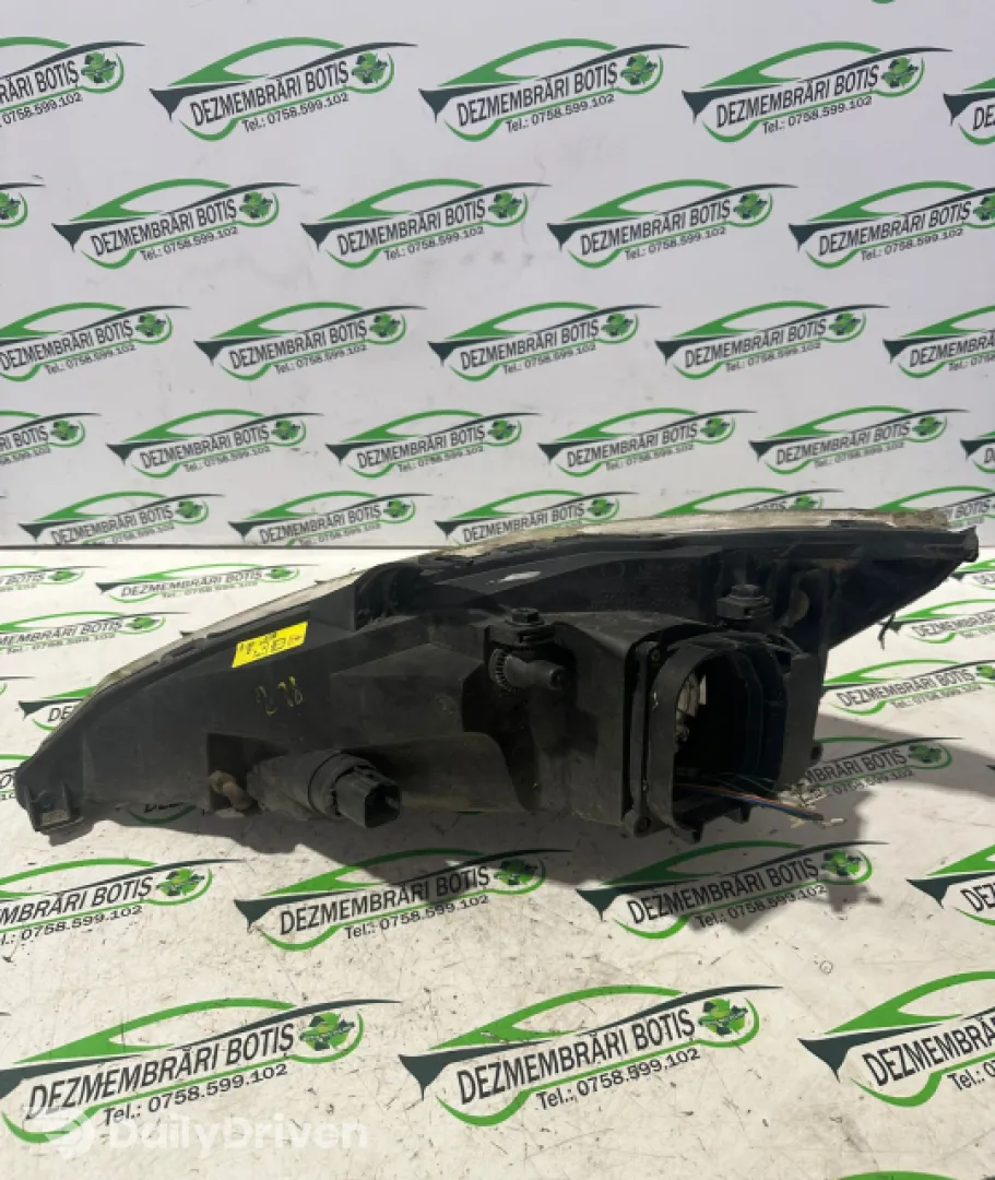 Far dreapta Ford Focus  [1998 - 2004] Hatchback 5-usi 1.6 MT (101 hp)
