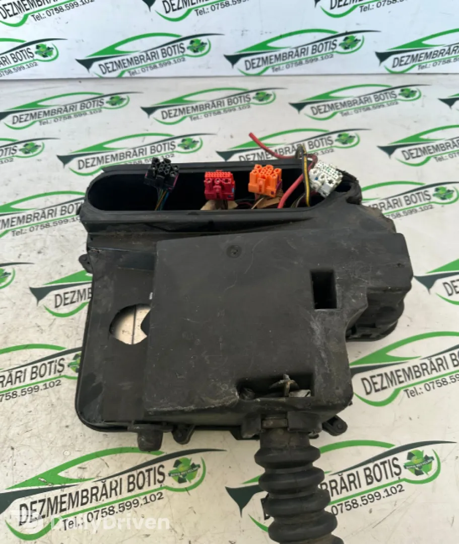 Panou sigurante motor Audi A4 B5 [1994 - 1999] Sedan 1.9 TDI MT (110 hp)