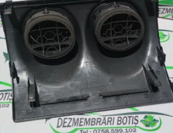 Grila ventilatie bord centru Chevrolet Aveo T200 [2003 - 2008] Sedan 1.4 MT (82 hp)