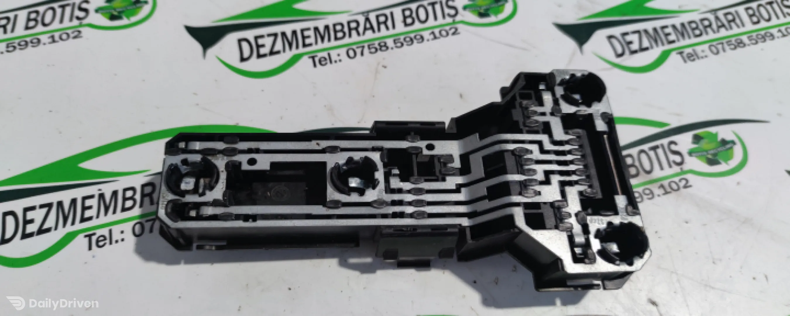 Soclu becuri lampa stop pe aripa stanga Volkswagen VW Passat B5 [1996 - 2000] Sedan 4-usi 1.9 TDI MT (110 hp)