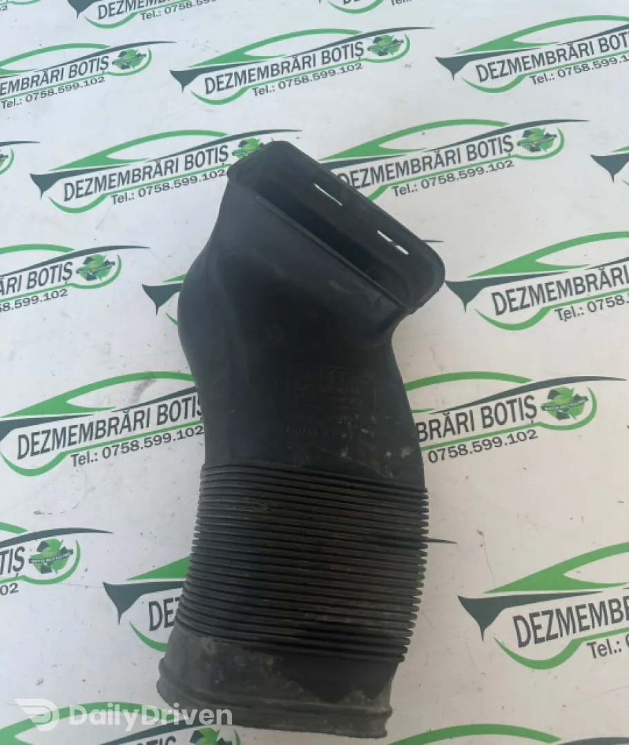 Tubulatura admisie aer 8DO129617E Volkswagen VW Passat B5 [1996 - 2000] Sedan 4-usi 1.9 TDI MT (110 hp)