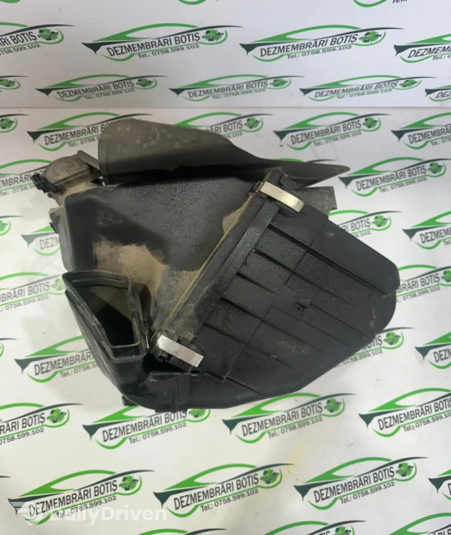 Carcasa filtru aer 058133837058183 Audi A4 B5 [1994 - 1999] Sedan 1.6 MT (101 hp)