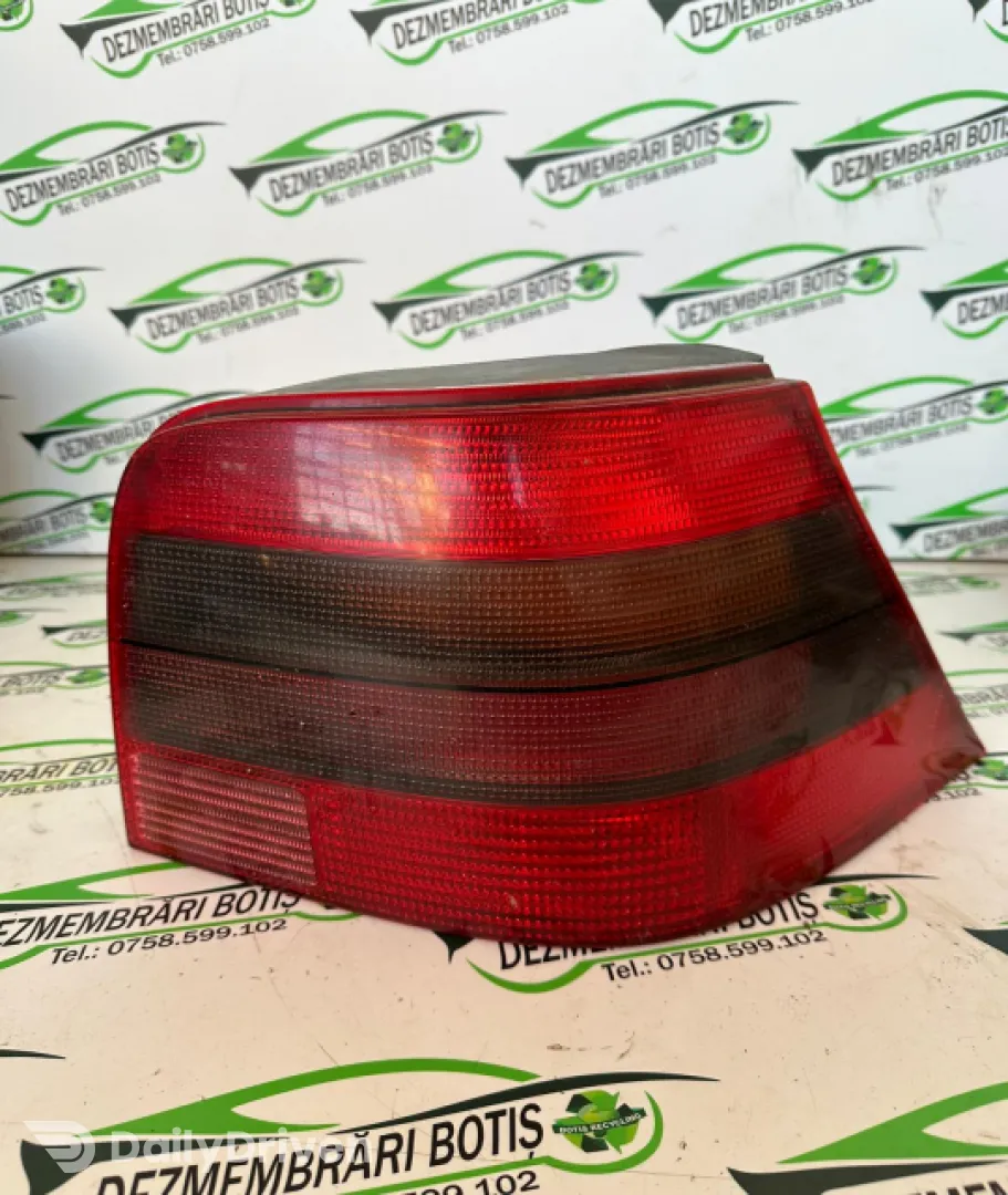 Lampa stop dreapta pe aripa 1J6945257 Volkswagen VW Golf 4 [1997 - 2006] Hatchback 5-usi 1.4 MT (75 hp)