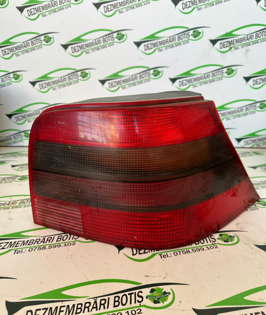 Lampa stop dreapta pe aripa 1J6945257 Volkswagen VW Golf 4 [1997 - 2006] Hatchback 5-usi 1.4 MT (75 hp)
