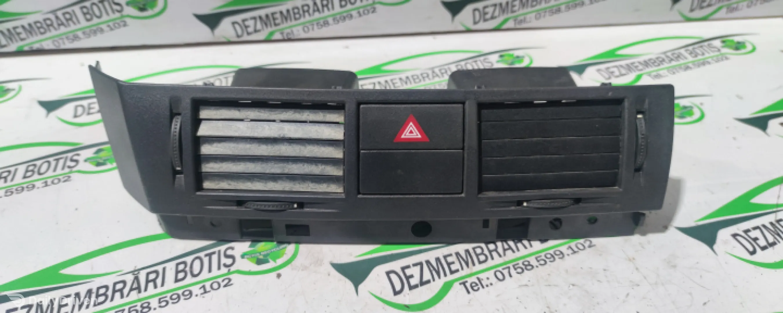Grila ventilatie bord centru /267 Opel Meriva  [2002 - 2006] Minivan 1.7 CDTI MT (75 hp)