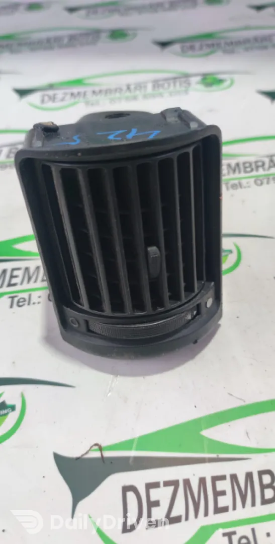 Grila ventilatie bord dreapta /425 Audi A4 B5 [1994 - 1999] Sedan 1.6 MT (101 hp)