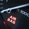 L'airbag si attiva se la spia è accesa?