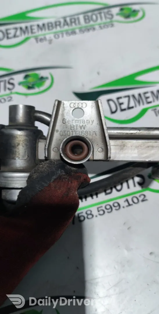 Rampa injectoare /425 050133681a Audi A4 B5 [1994 - 1999] Sedan 1.6 MT (101 hp)
