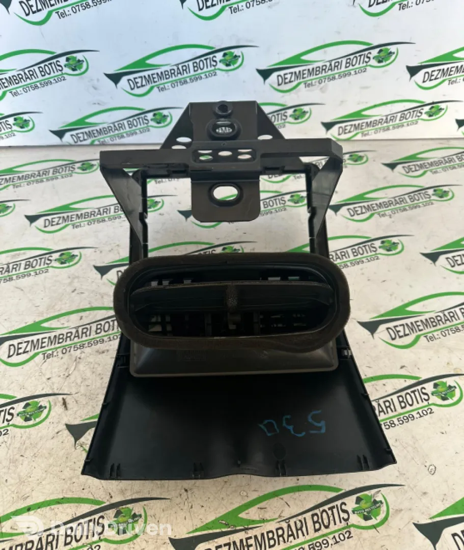 Grila ventilatie bord centru Volkswagen VW Polo 3 6N [facelift] [2000 - 2002] Hatchback 5-usi 1.4 16V MT (101 hp)