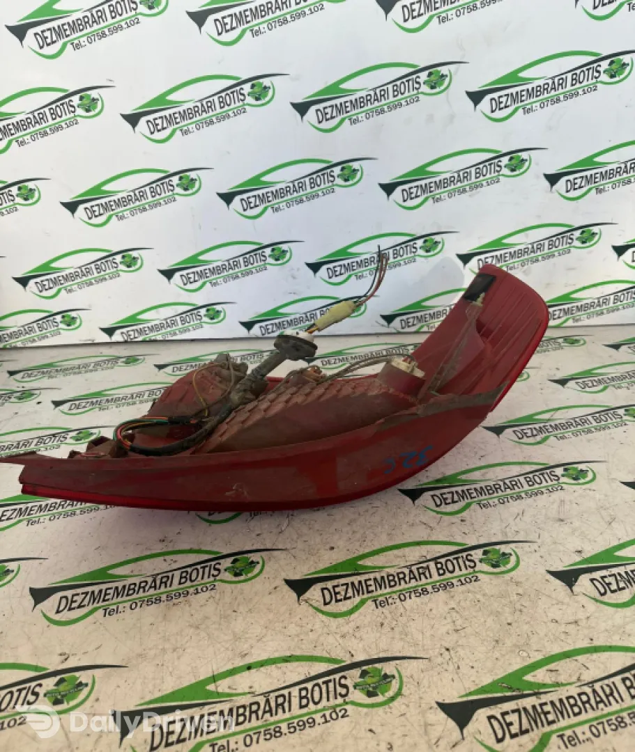 Lampa stop stanga pe hayon Suzuki Swift 3 [2004 - 2010] Hatchback 5-usi 1.3 MT (92 hp)