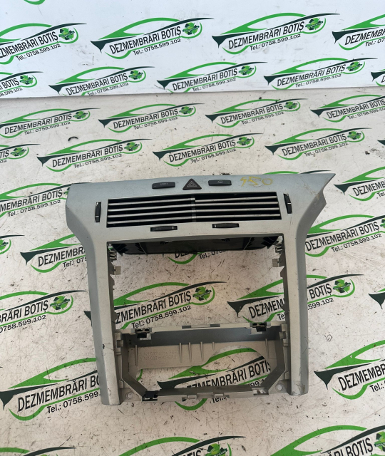 Grila ventilatie bord centru Opel Astra H [2004 - 2007] Hatchback 1.9 CDTI MT (150 hp)
