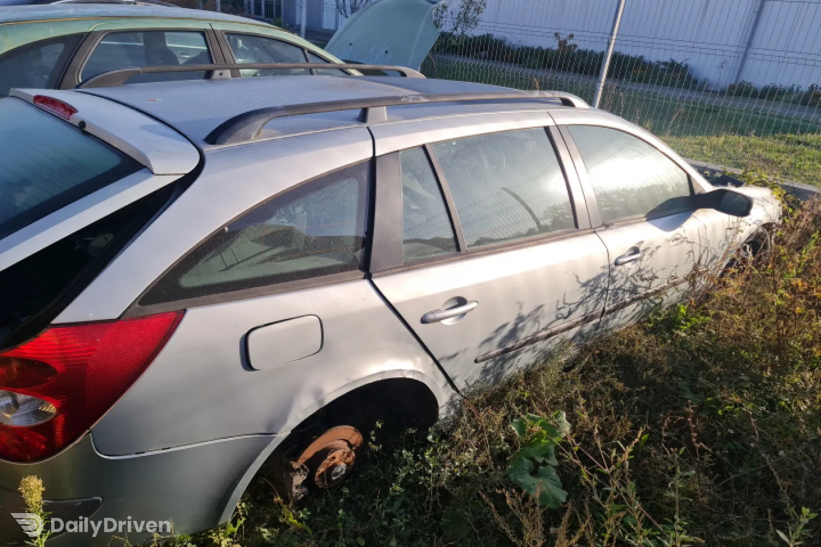 Usa fata stanga Renault Laguna 2 [2001 - 2005] Grandtour wagon 1.6 MT (110 hp)