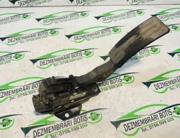 Pedala acceleratie 8200 386 506 Dacia Logan