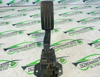 Pedala acceleratie 8200 386 506  Dacia Logan