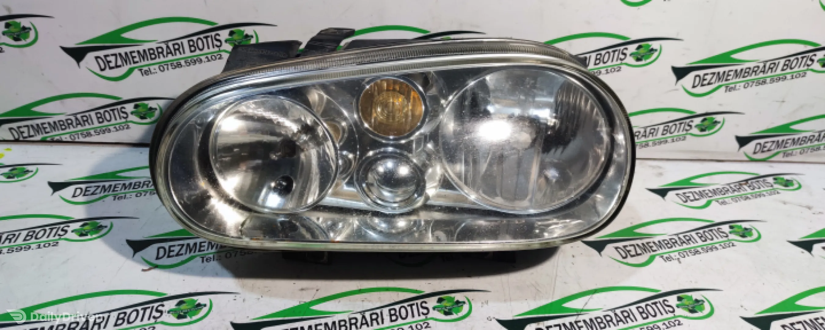 Far stanga Volkswagen VW Golf 4 [1997 - 2006] Hatchback 5-usi 1.6 MT (105 hp)