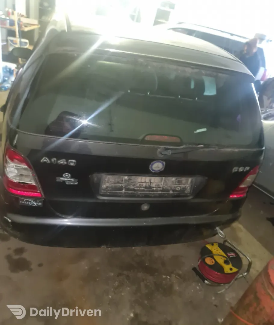 Vas expansiune Mercedes-Benz A-Class W168 [1997 - 2001] Hatchback A 160 MT (102 hp)