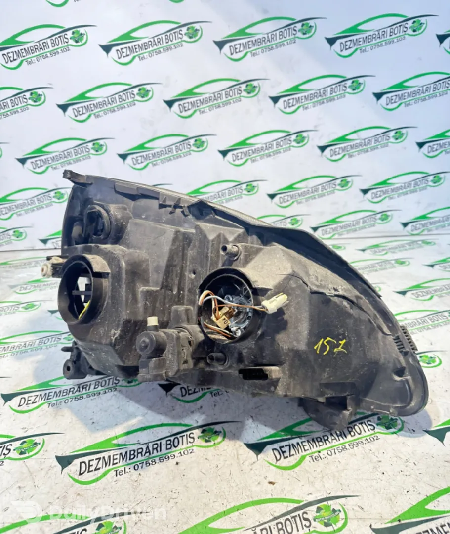 Far stanga Renault Clio 2 [facelift] [2001 - 2005] Hatchback 5-usi 1.5 dCi MT (65 hp)