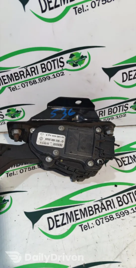 Pedala acceleratie 8200 386 506 D Dacia Logan