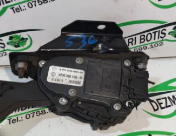Pedala acceleratie 8200 386 506 D Dacia Logan