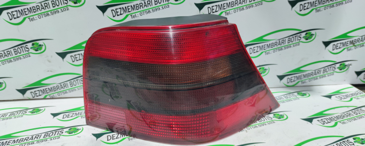 Lampa stop dreapta pe aripa Volkswagen VW Golf 4 [1997 - 2006] Hatchback 5-usi 1.6 MT (100 hp)
