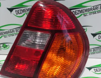 Lampa stop dreapta pe aripa Renault Clio 2 [1998 - 2005] Symbol Sedan 1.4 MT (98 hp)