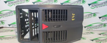 Grila ventilatie bord centru