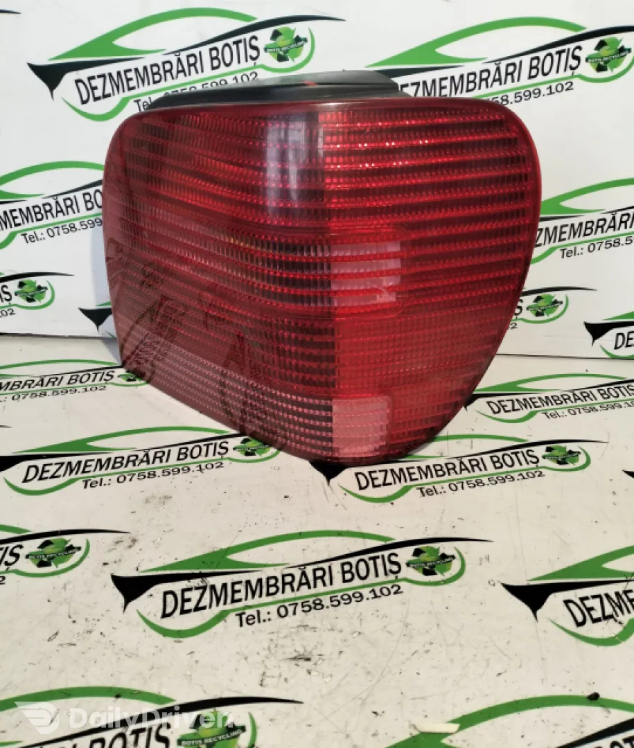 Lampa stop dreapta pe hayon Volkswagen VW Polo 3 6N [facelift] [2000 - 2002] Hatchback 3-usi 1.0 MT (50 hp)