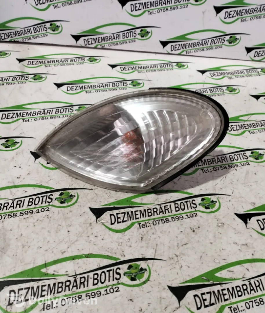 Lampa semnalizare fata dreapta Nissan Almera N16 [2000 - 2003] Hatchback 5-usi 1.5 MT (98 hp)