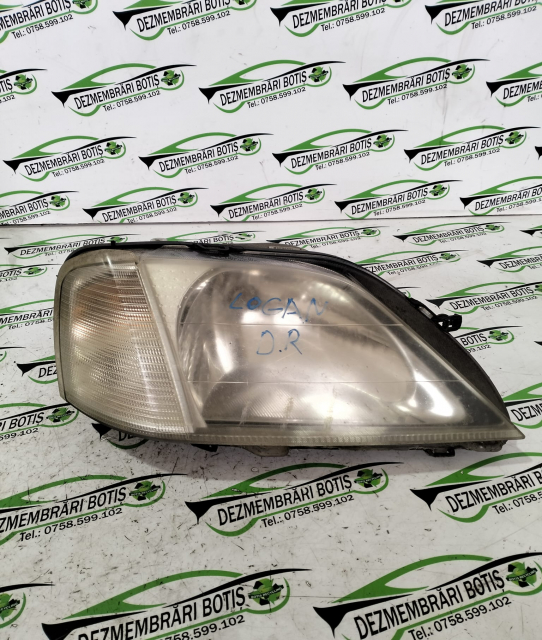 Far dreapta Dacia Logan  [2004 - 2008] Sedan 1.4 MT (75 hp)